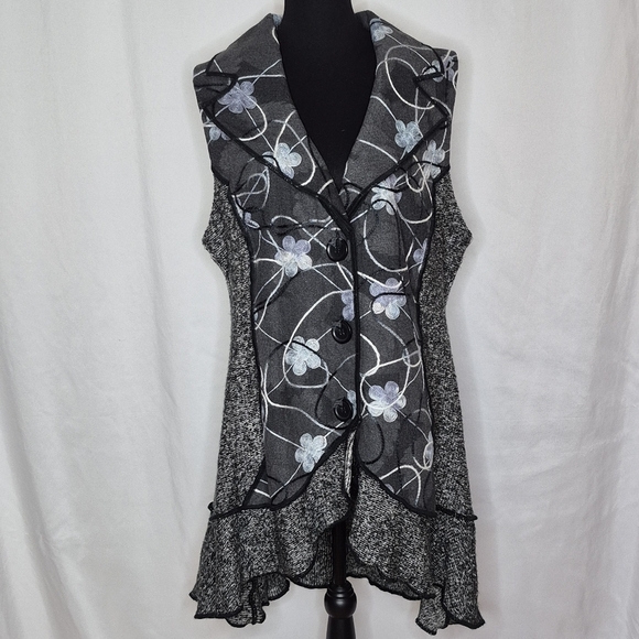 Sioni Studio Sweaters - Sioni Studios Sleeveless Cardigan - Size XL